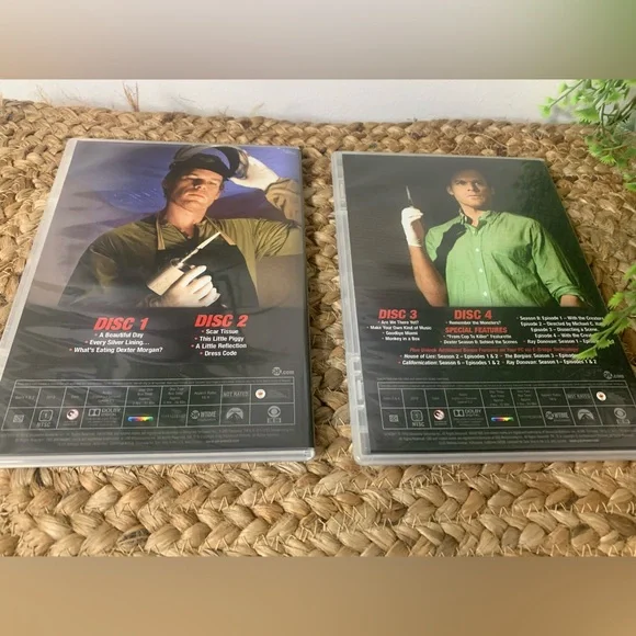 DEXTER- THE FINAL SEASON DVD Box Set. EUC - Picture 4 of 7